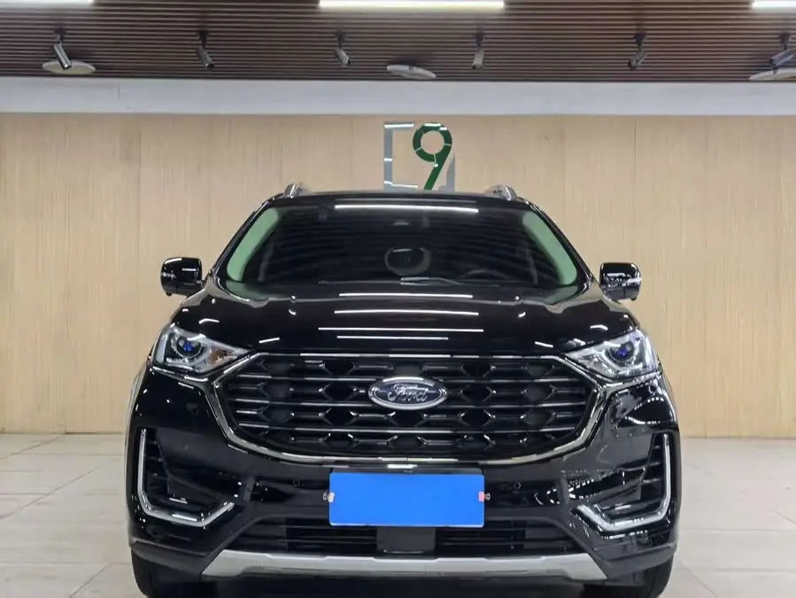 Ford Edge 2021 PLUS EcoBoost 245 Two-Wheel Drive Luxury 7-Seater