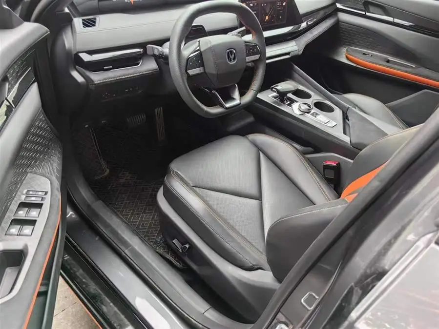 Changan UNI-V 2023 1.5T Premium