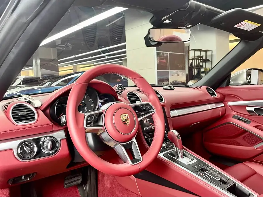 Porsche 718 2020 Model Boxster 2.0T