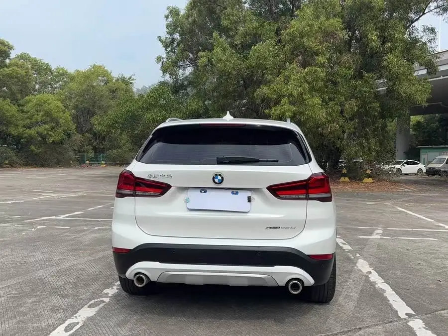 بي إم دبليو X1 2021 xDrive25Li الفاخرة