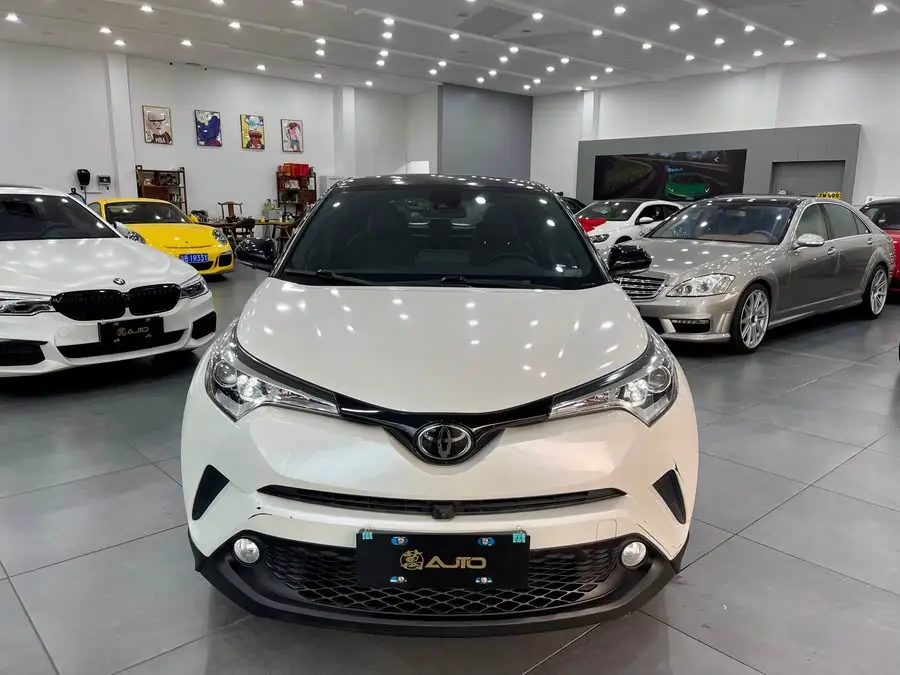 تويوتا C-HR 2020 2.0L النسخة الرائدة