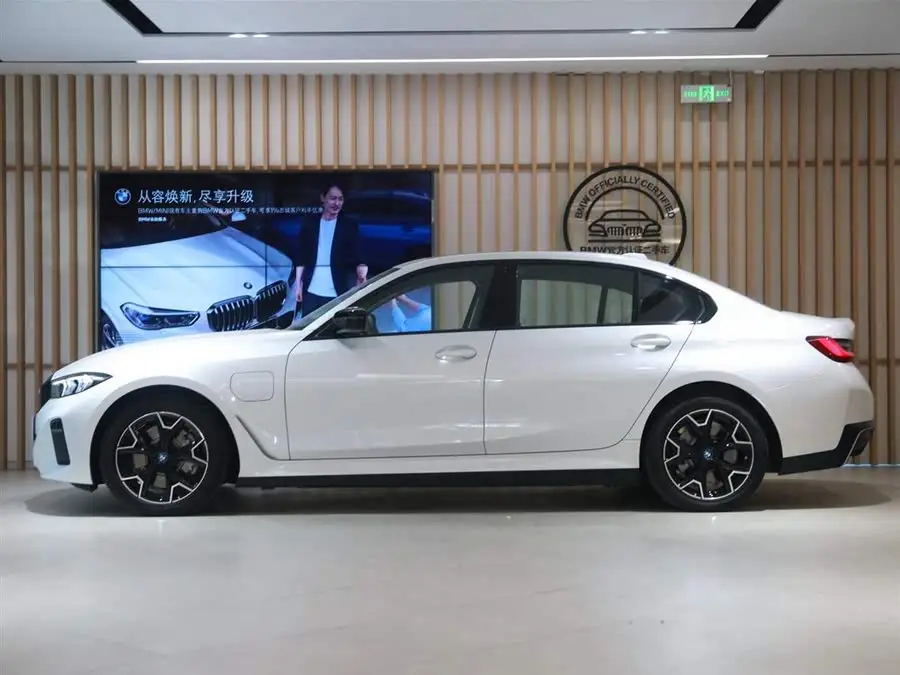 بي إم دبليو i3 2024 eDrive 40 L حزمة الليل