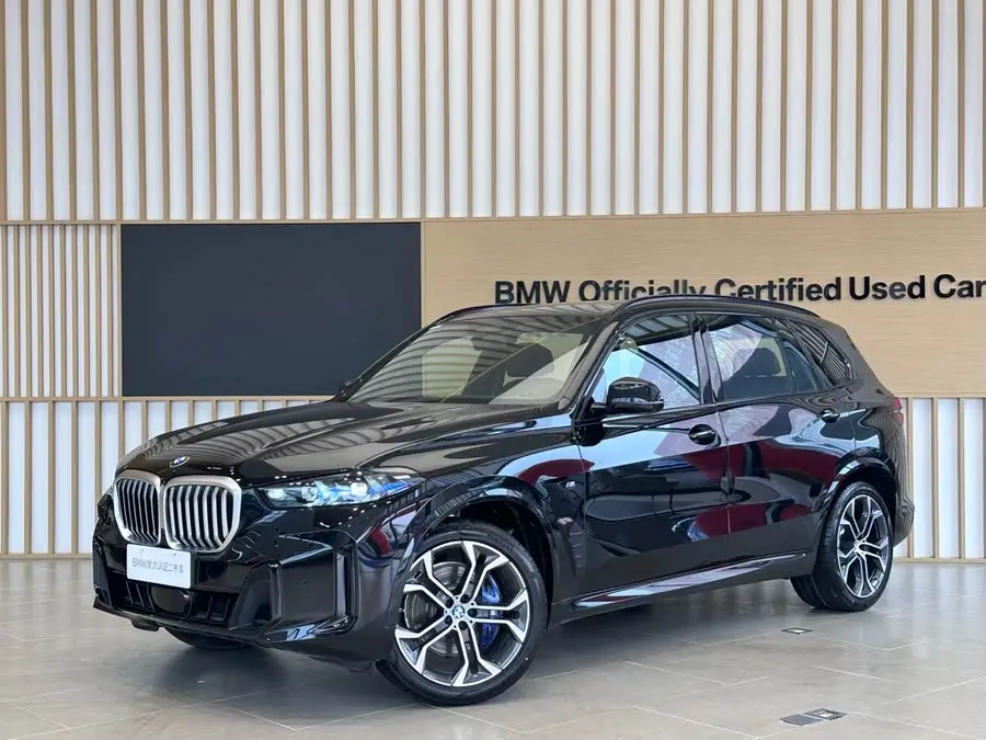 بي إم دبليو X5 2023 xDrive 40Li حزمة رياضية M الليلية