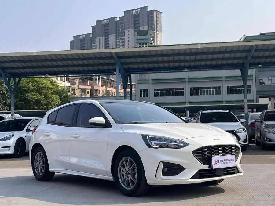 فورد فوكس 2021 هاتشباك إيكو بوست 180 أوتوماتيك تريند