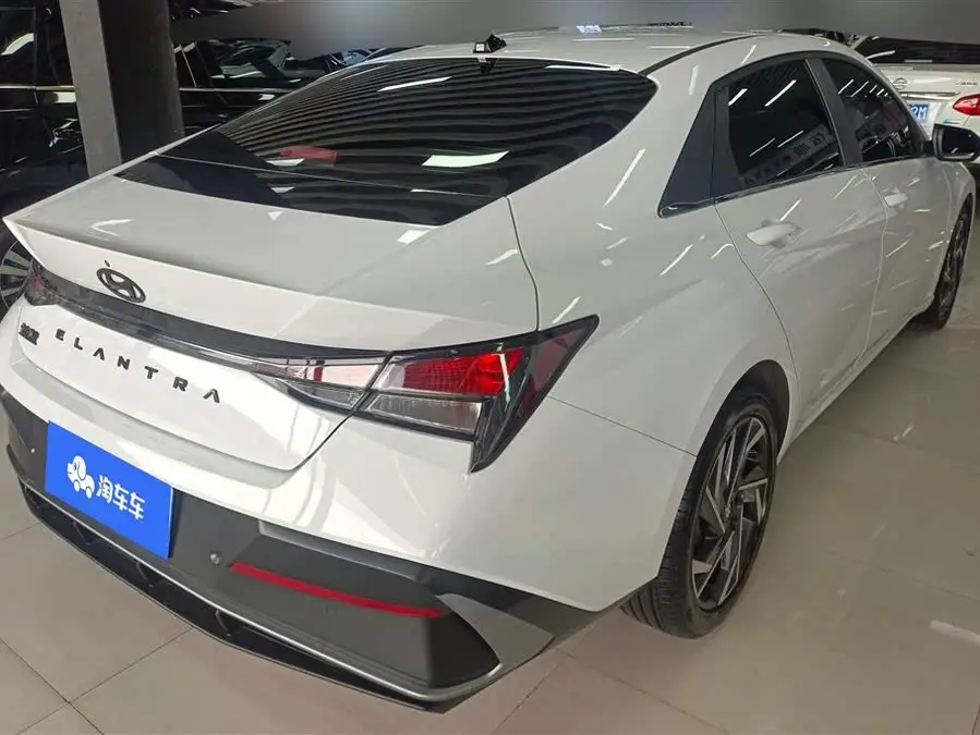 إلينترا 2023 1.5 لتر CVT GLX النسخة النخبوية