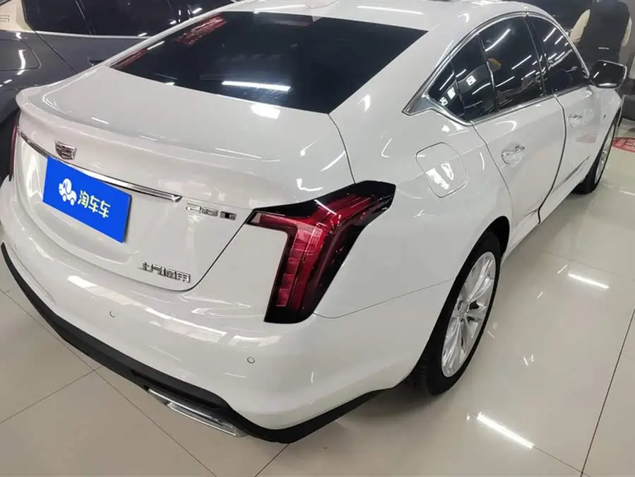 كاديلاك CT5 2022 28T الفاخرة (الإصدار القياسي)