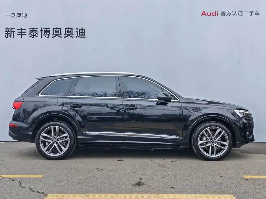 Audi Q7 2024 45 TFSI quattro S line Sport