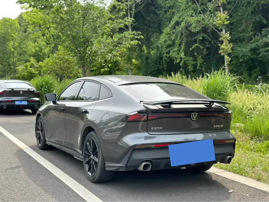 Changan UNI-V 2022 1.5T Premium