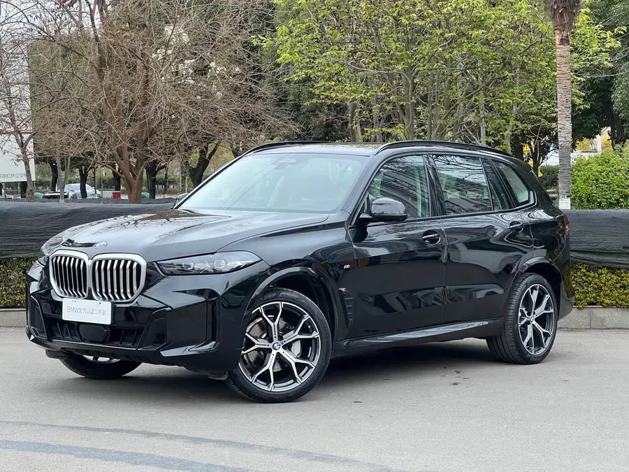 بي إم دبليو X5 2023 xDrive 30Li طراز M الرياضي الفاخر مع حزمة الليل