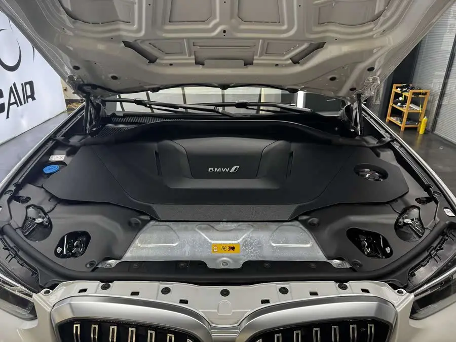 BMW iX3 2024 Leading Model