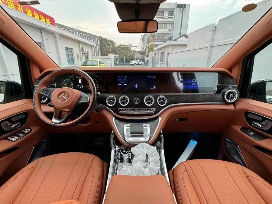 Vito 2023 model 2.0T Business Edition 7-seater