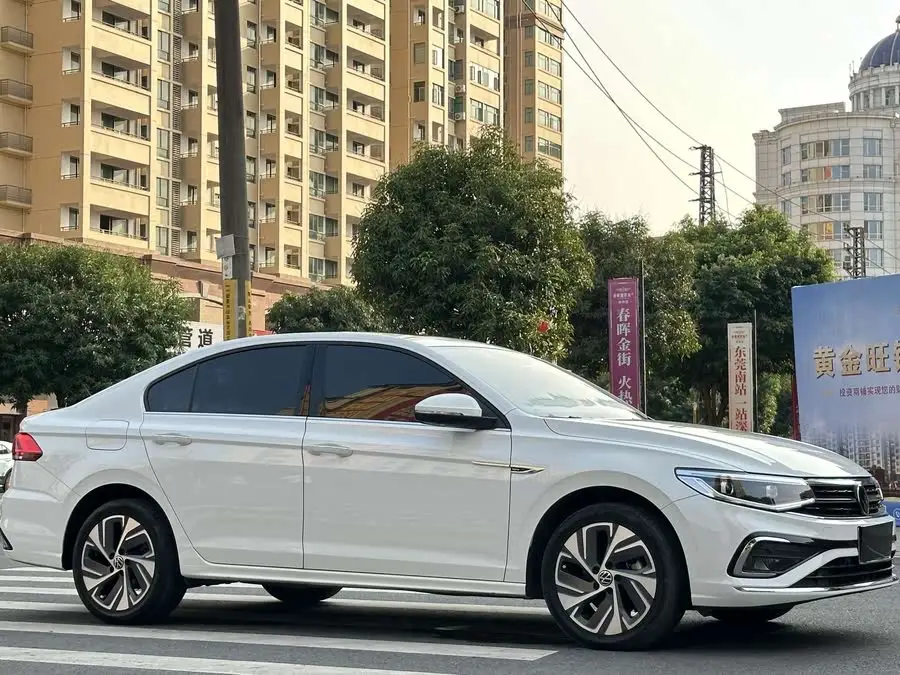 Bora 2023 300TSI DSG Premium Edition