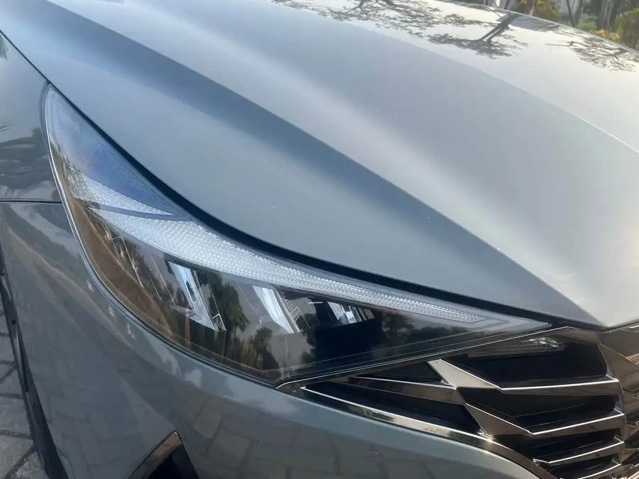 2021 Elantra 1.5L CVT LUX Premium