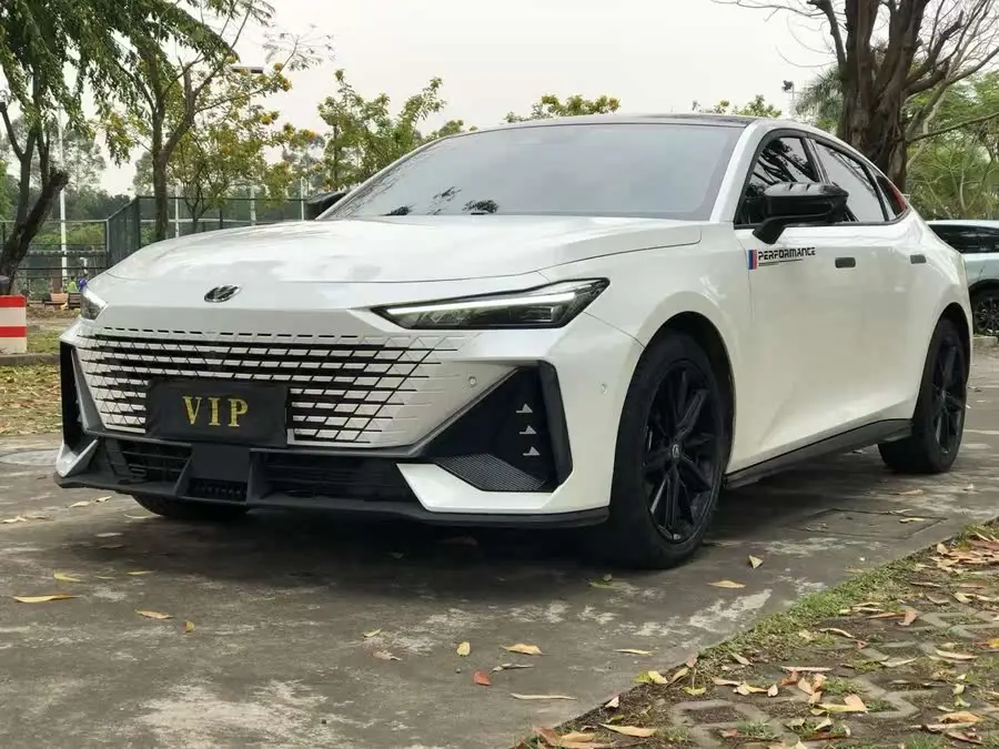 Changan UNI-V 2022 1.5T Intelligent Navigation Edition