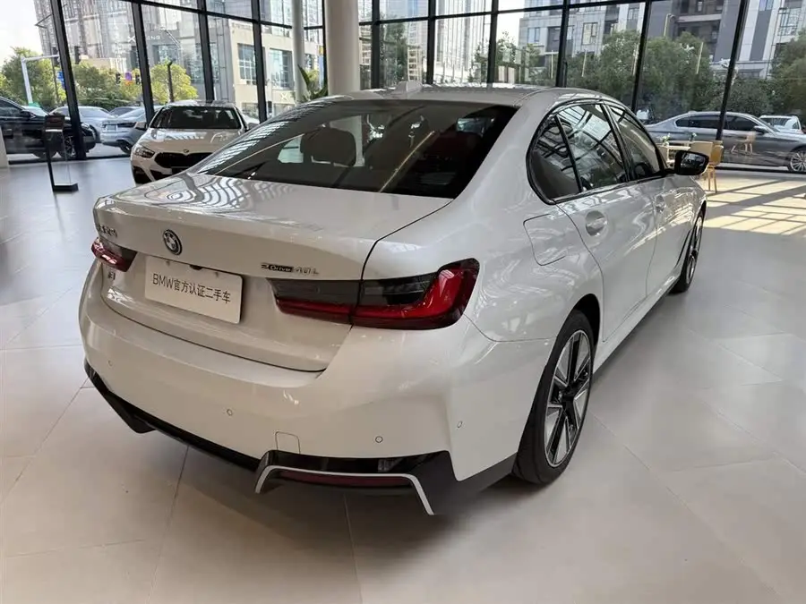 BMW i3 2023 eDrive 40 L Midnight Sport Package