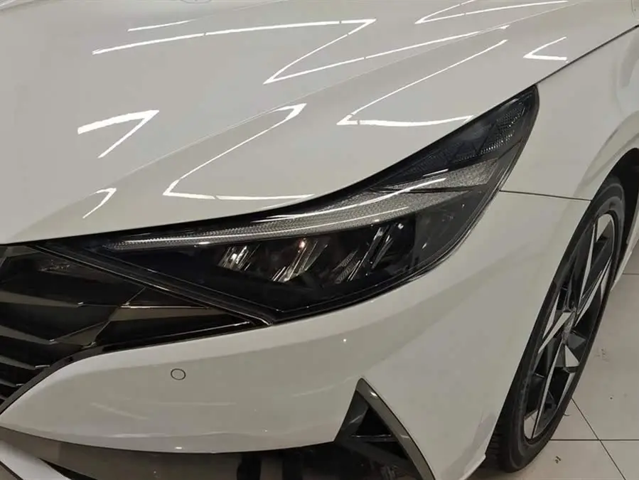 إيلانtra 2022 1.5 لتر CVT LUX البريميوم