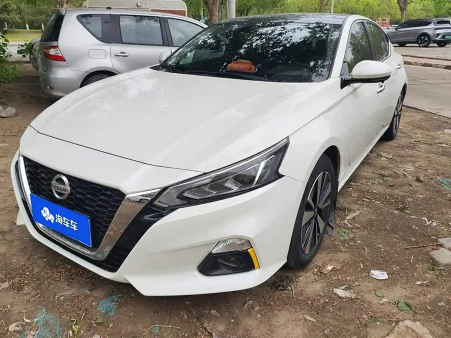 Altima  2021 2.0L XL Comfort Version