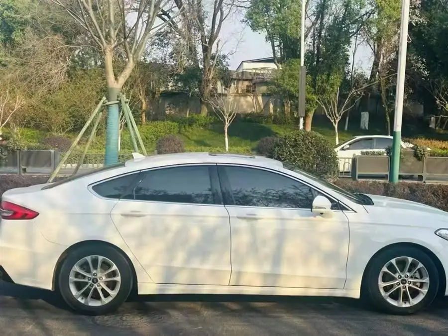 مونديوا 2020 إيكوبوست 180 إصدار الأزياء