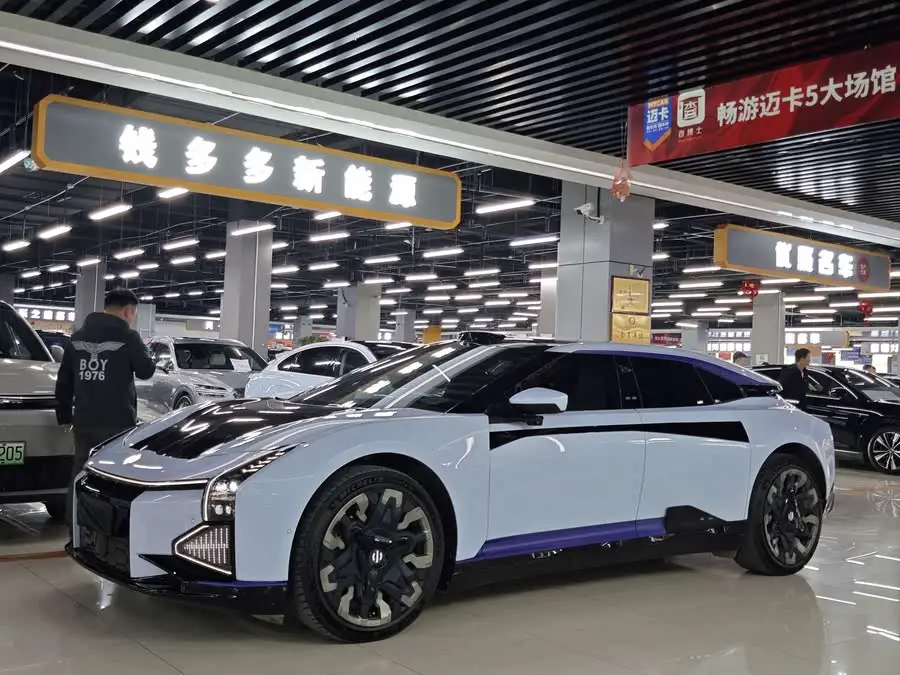 هاي في Z 2023 نسخة المدينة بخمسة مقاعد