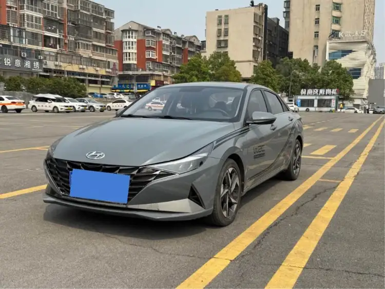 Elantra 2022 1.5L CVT LUX Premium Edition