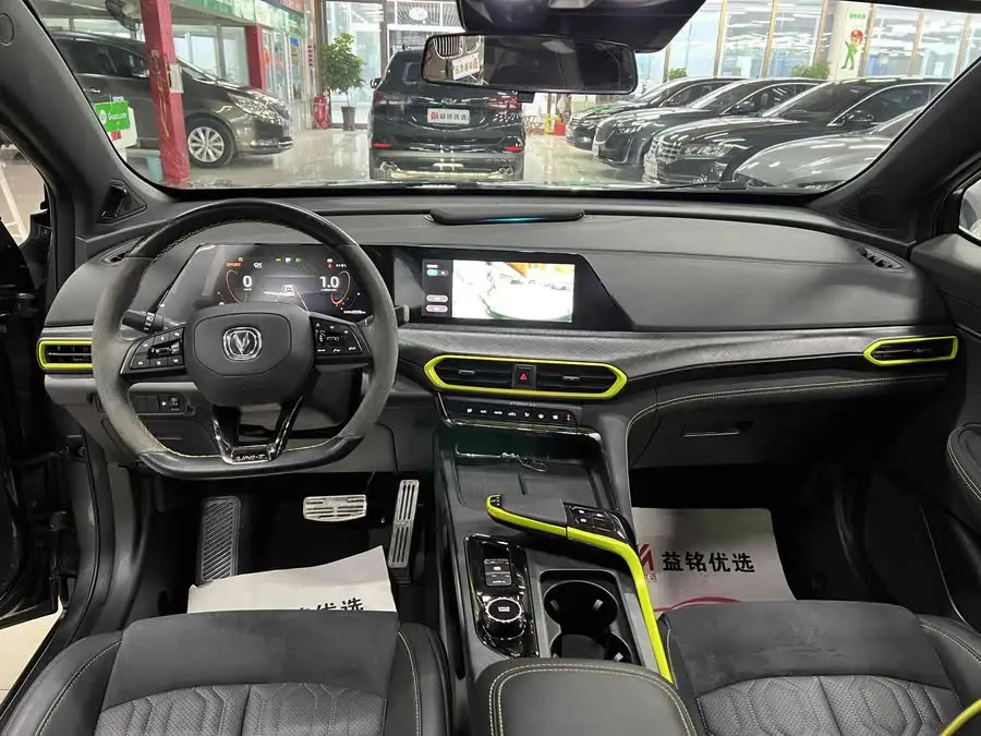 شانغآن UNI-T 2022 1.5T نسخة رياضية فاخرة