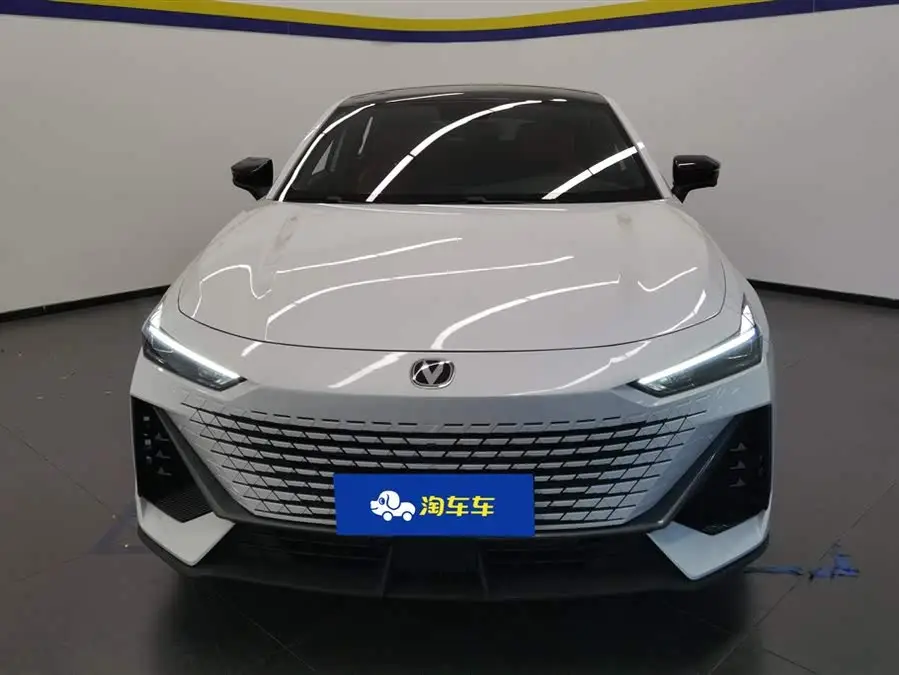 Changan UNI-V 2023 1.5T Premium