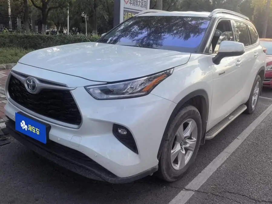 هايلاندر 2022 هايبرد 2.5L دفع رباعي إلكترا 7 مقاعد