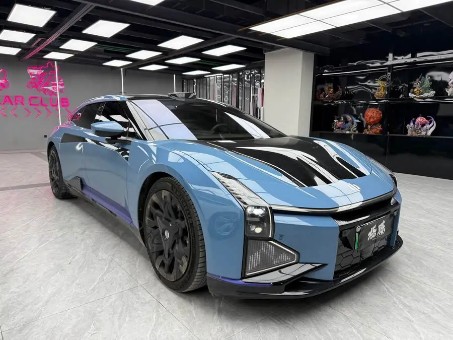 هاي في HiPhi Z 2023 إصدار حضري بأربعة مقاعد