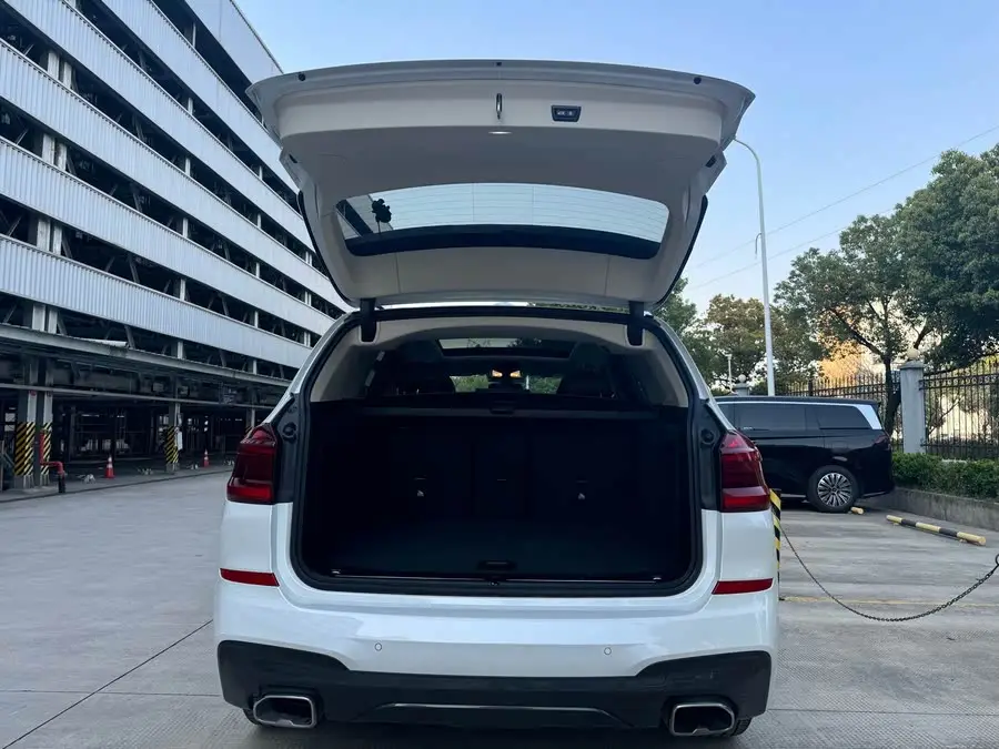 بي إم دبليو X3 2021 xDrive28i حزمة M الرياضية