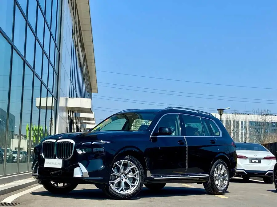 بي إم دبليو X7 2024 xDrive40i حزمة الرفاهية المتقدمة