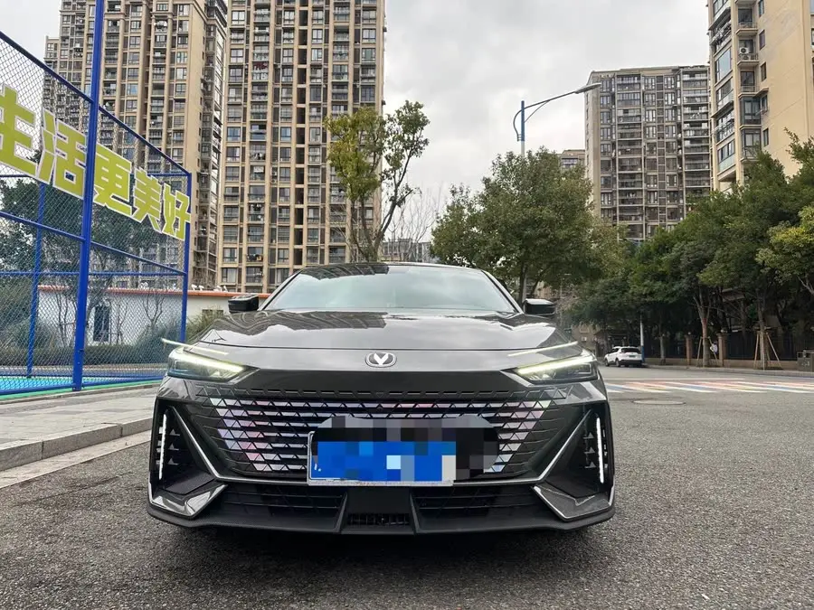 Changan UNI-V 2024 1.5T Smart Navigation Edition