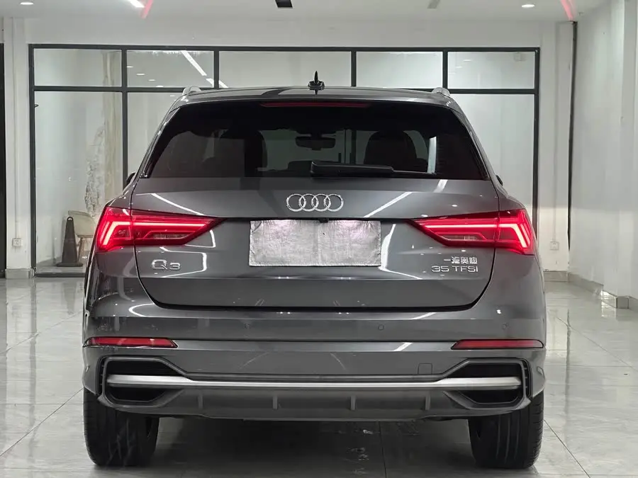 أودي Q3 2021 35 TFSI طراز رياضي أنيق