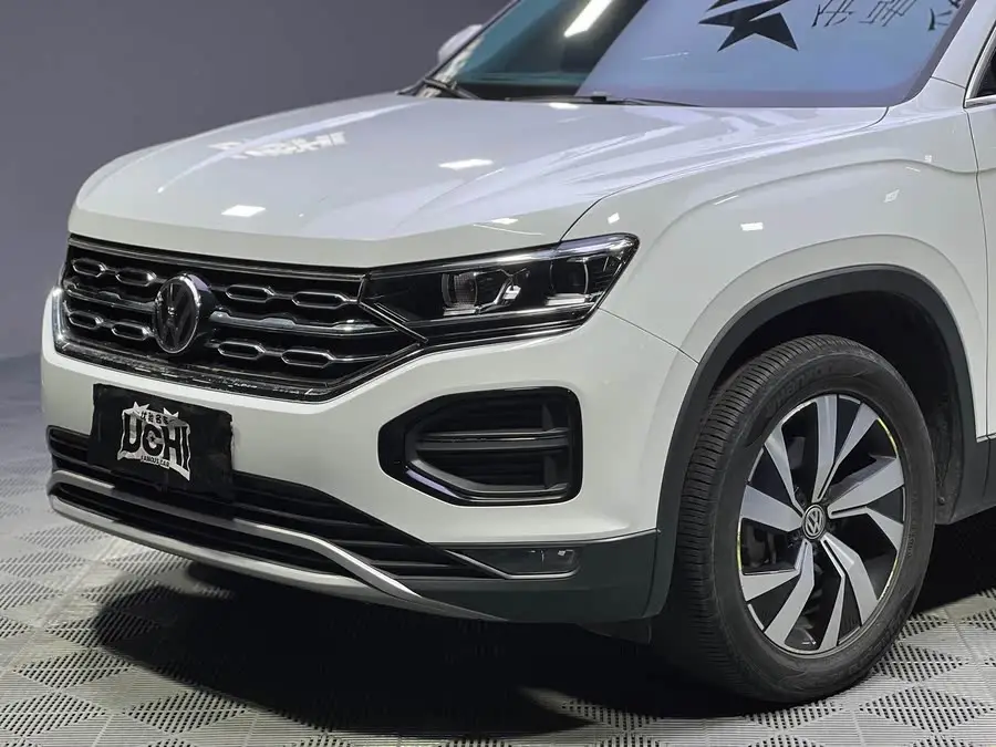 تايرون 2019 330TSI النسخة الفاخرة ذات الدفع الثنائي الوطنية السادسة