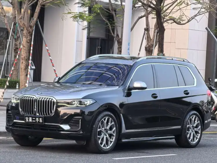 BMW X7 2022 xDrive40i Luxury Package