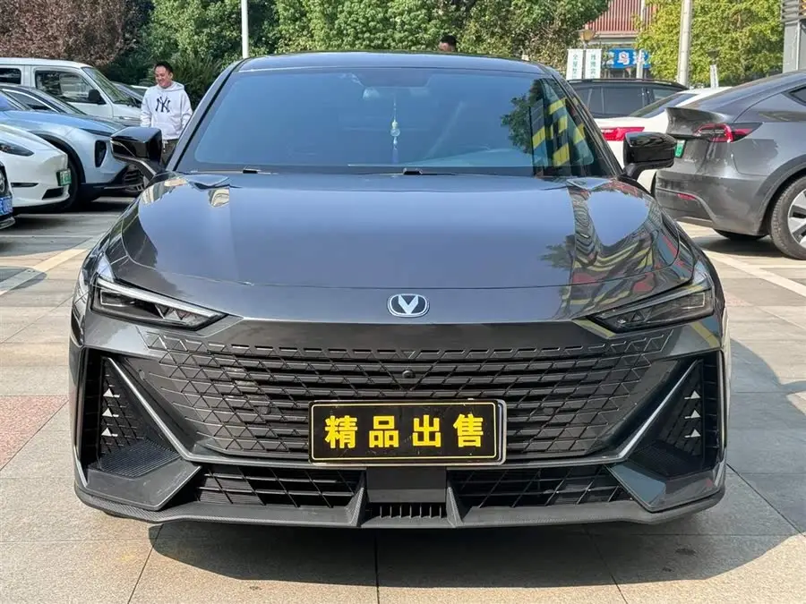 Changan UNI-V 2023 1.5T Premium