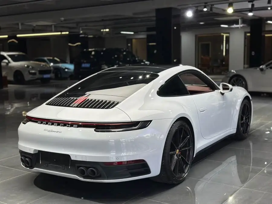 بورش 911 2023 كاريرا 3.0T