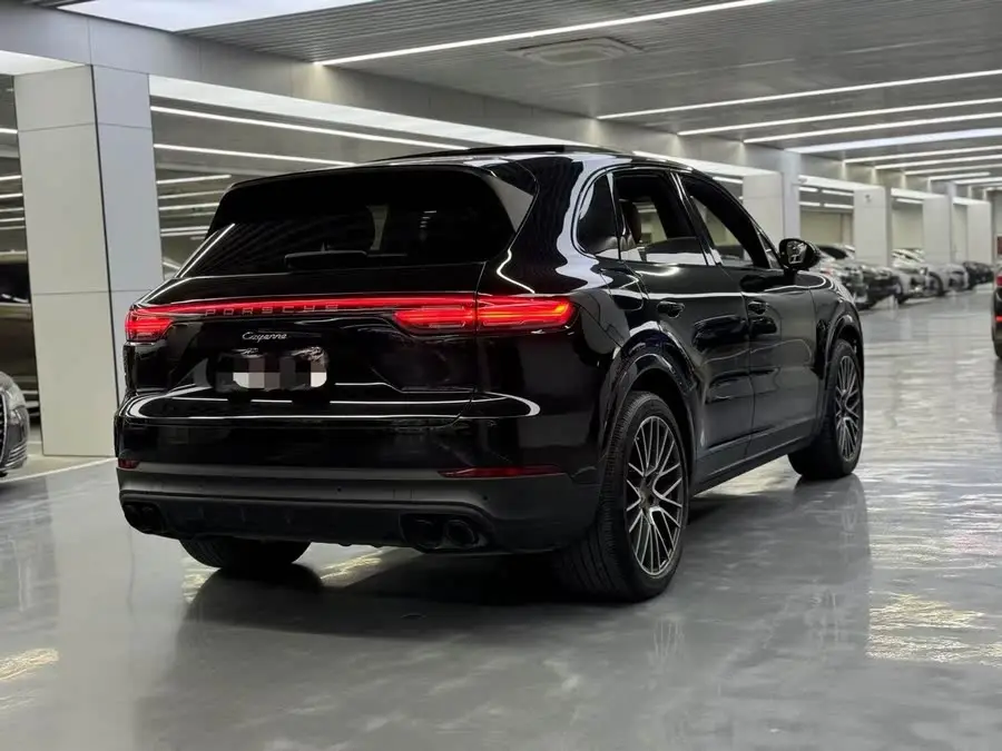 2022 Cayenne 3.0T Platinum Edition