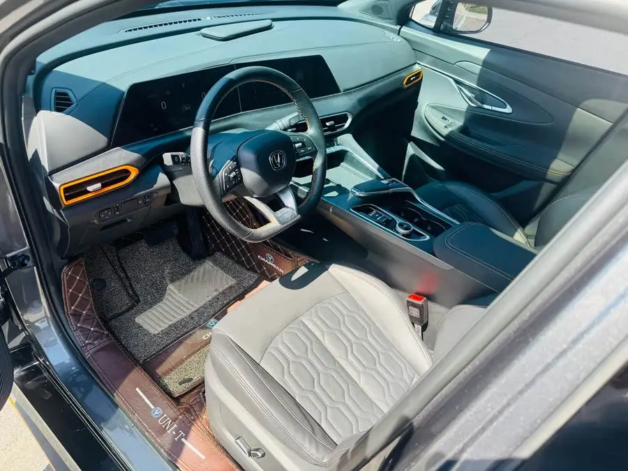 شانجان UNI-T 2022 1.5T نسخة رياضية فاخرة