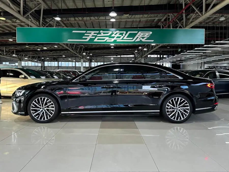 أودي A8 موديل 2024 A8L 55 TFSI quattro الرائد