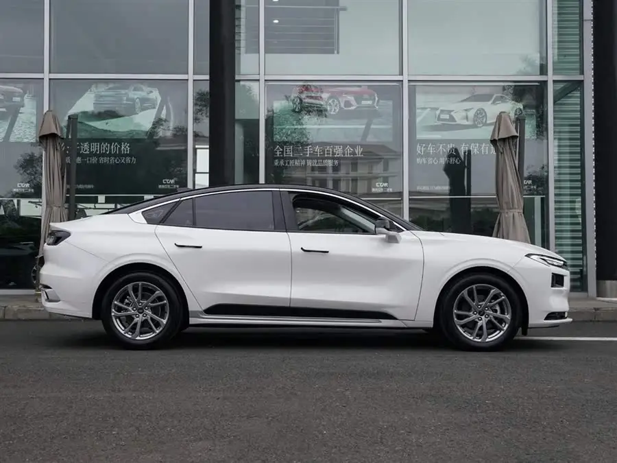 2023 فورد مونديوا إكو بوست 245 فاخرة