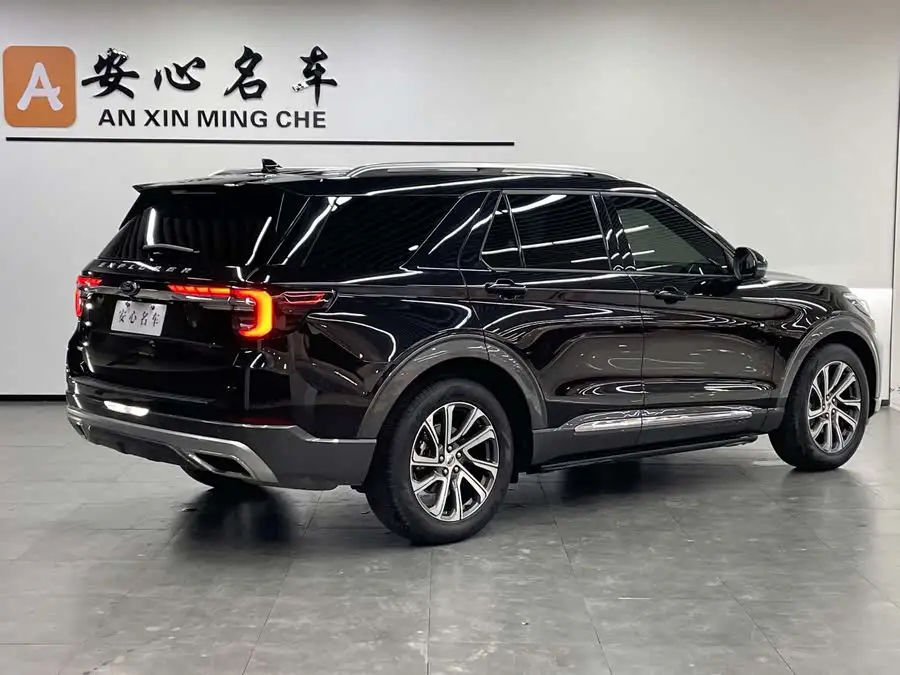 مستكشف 2023 نسخة EcoBoost 285 الدفع الخلفي الإصدار العصري 6 مقاعد