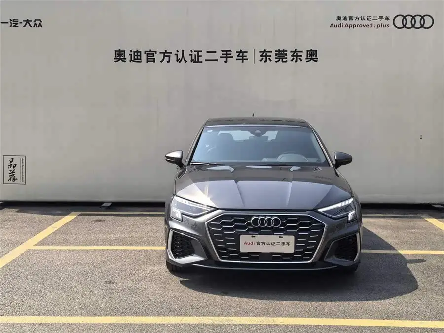 أودي A3 2024 سبورت باك 35 TFSI إصدار الرياضة المدخلي