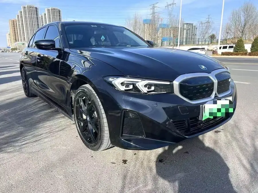 بي إم دبليو i3 2022 eDrive 35 L