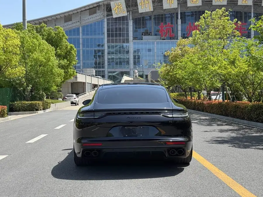 2023 Panamera Executive Platinum Edition 2.9T