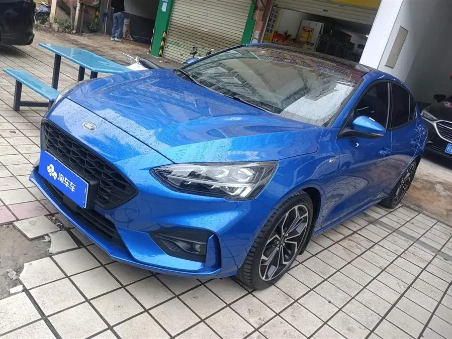 2021 فورد فوكس سيدان إيكوبوست 180 أوتوماتيكي ST لاين