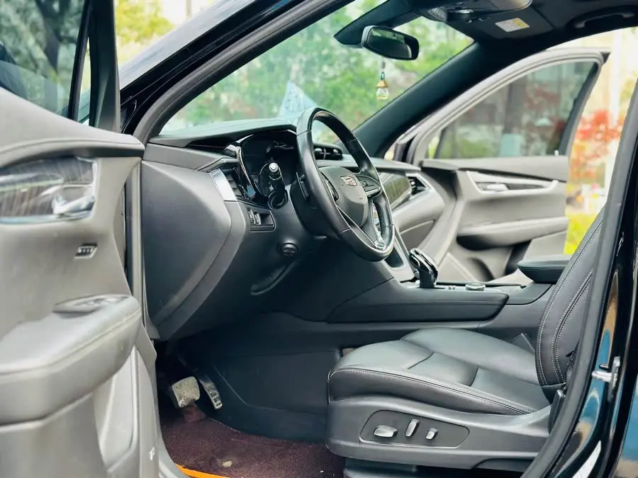 كاديلاك XT6 2022 2.0T ذو ستة مقاعد ودفع ثنائي فاخر