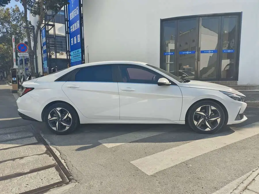 إيلانتر 2021 240TGDi DCT TOP إصدار العلم