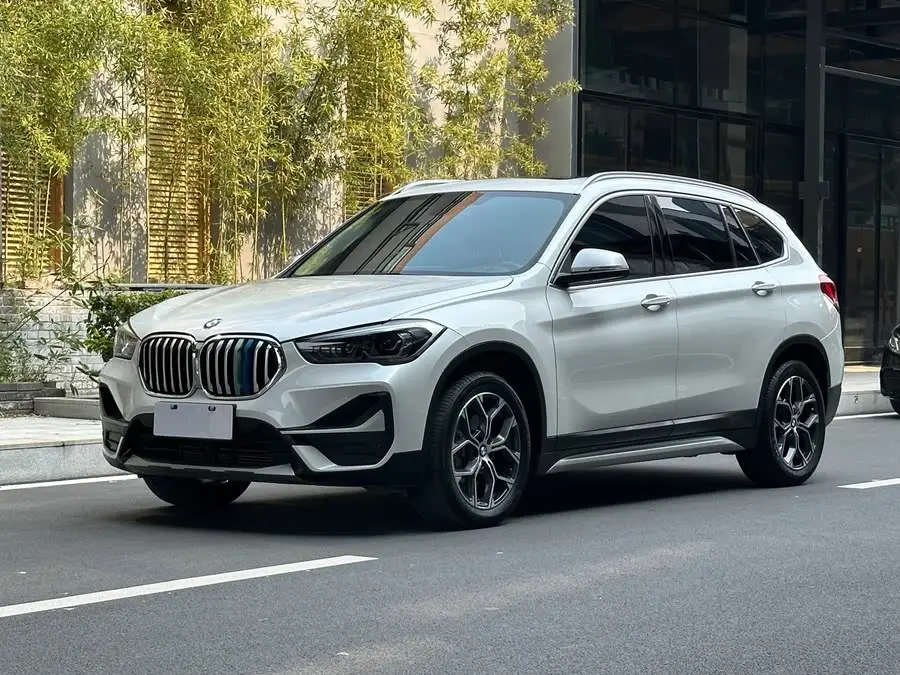 بي إم دبليو X1 2021 sDrive20Li فئة الرفاهية