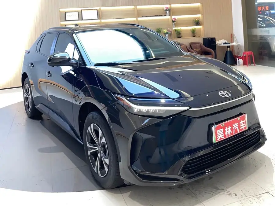 فاو تويوتا bZ4X 2022 النسخة عالية الأداء بنظام الدفع الرباعي PRO