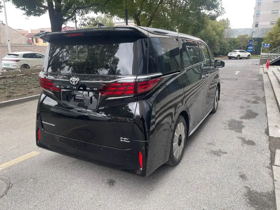 ألفارد 2024 هايبرد 2.5 لتر فئة بريميوم